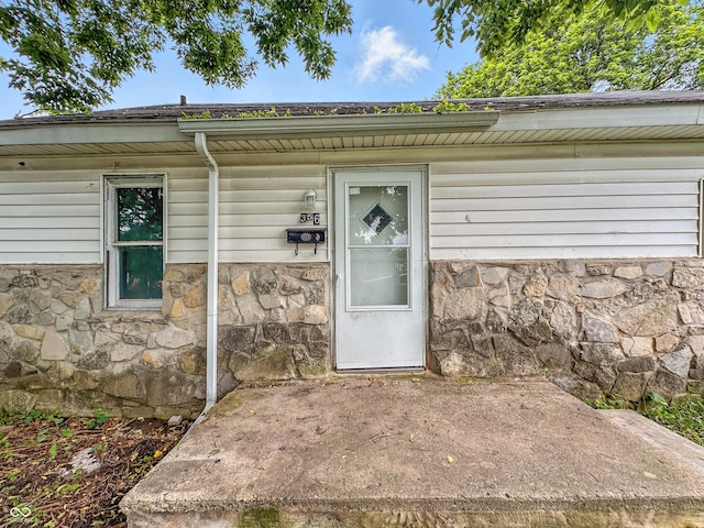 356 S 7th St, Frankfort, IN 46041 - entrance to property featuring stone siding