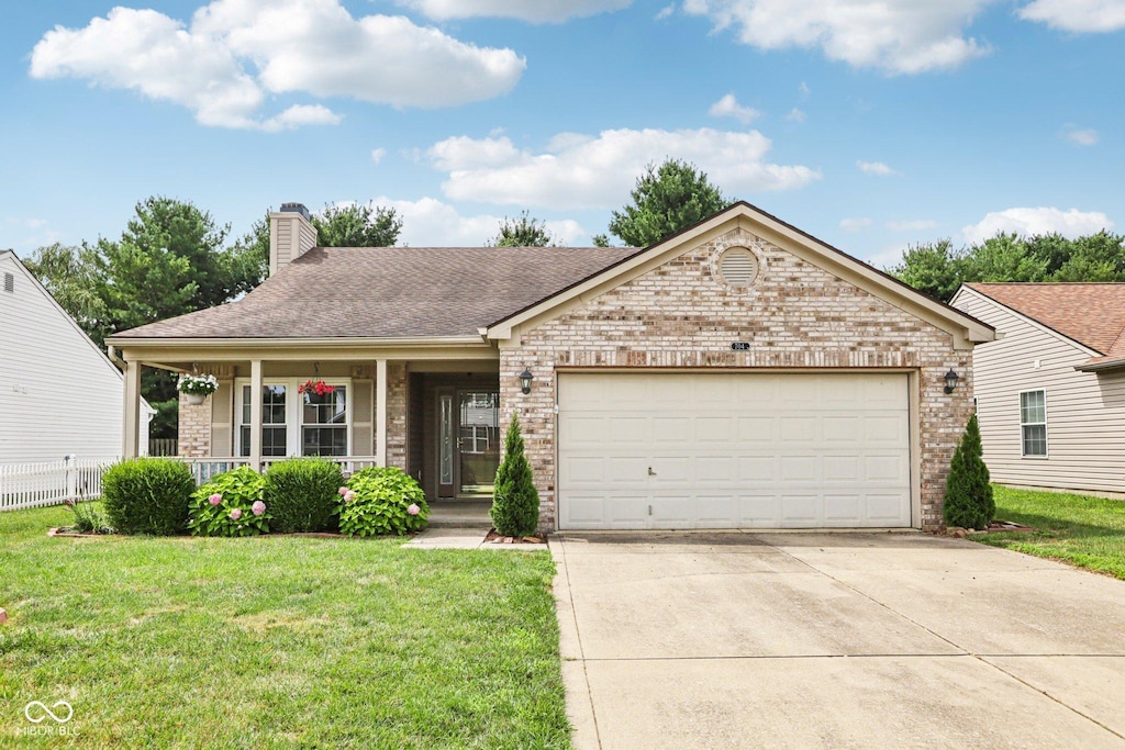 704 Bluff Creek Dr, Fortville, IN 46040 - photo 1