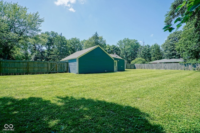 5902 Oak Ln, Anderson, IN 46013 - fenced backyard featuring view of wooded area