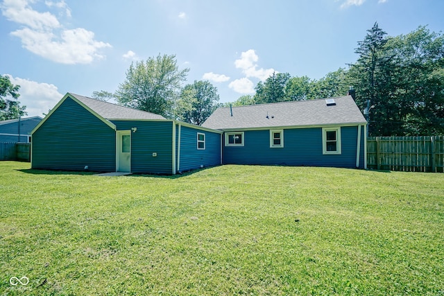 5902 Oak Ln, Anderson, IN 46013 - back of property with a shingled roof