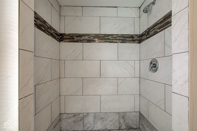 4155 Graceland Ave, Indianapolis, IN 46208 - bathroom featuring a tile shower