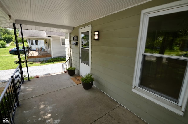 4930 Primrose Ave N, Indianapolis, IN 46205 - view of porch