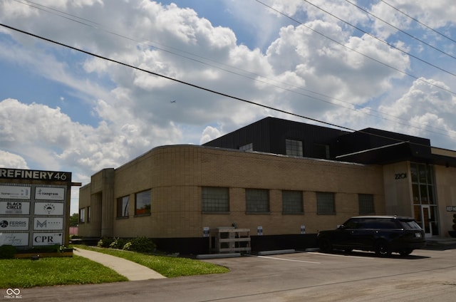 4930 Primrose Ave N, Indianapolis, IN 46205 - view of building exterior with uncovered parking