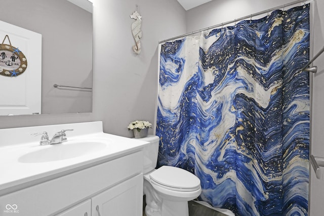 757 Carson Ln, Greenfield, IN 46140 - bathroom featuring vanity and a shower with shower curtain