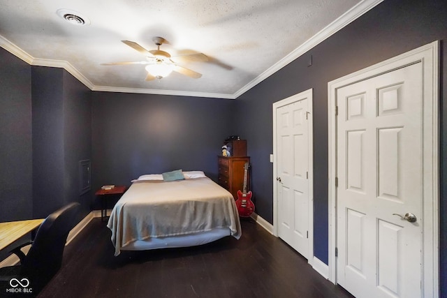 5720 Hickory Hollow Dr, Plainfield, IN 46168 - bedroom with wood finished floors, ornamental molding, and ceiling fan