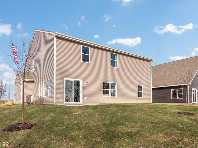 164 Luna Pl, Shelbyville, IN 46176 - rear view of house with a lawn