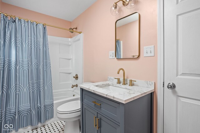 2015 N College Ave, Indianapolis, IN 46202 - full bath featuring vanity and shower / tub combo