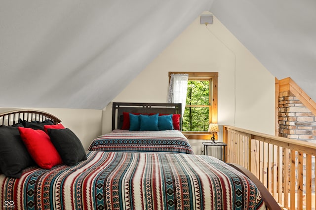 3715 Orchard Rd, Columbus, IN 47201 - bedroom featuring vaulted ceiling