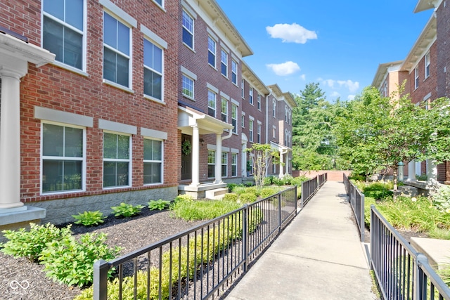 9476 Oakley Dr, Indianapolis, IN 46260 - surrounding community featuring a residential view