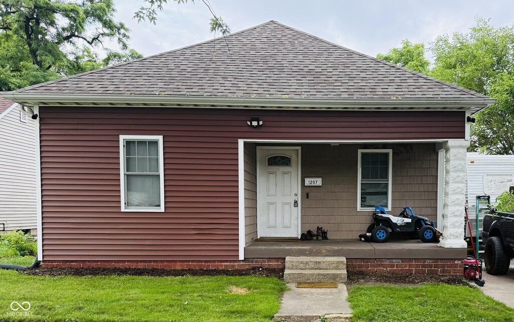 1207 Blackman St, Clinton, IN 47842 - photo 1