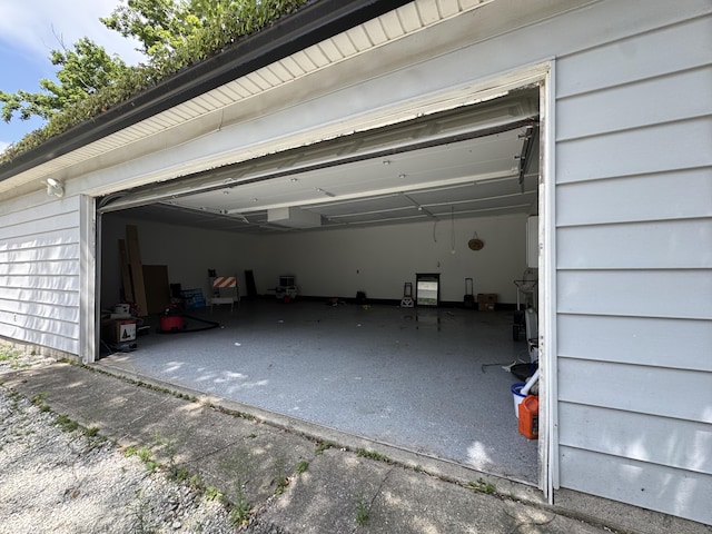 817 Pearl St, Covington, IN 47932 - garage featuring driveway