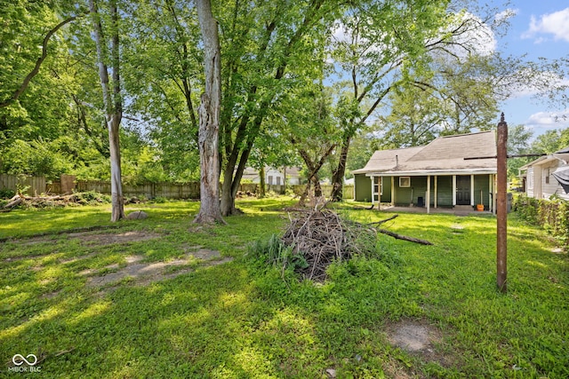 761 N Holmes Ave, Indianapolis, IN 46222 - view of yard