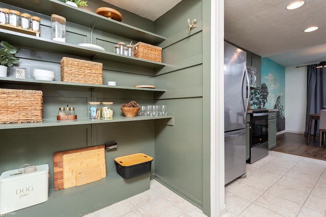 7612 Farm View Cir E, Indianapolis, IN 46256 - view of pantry