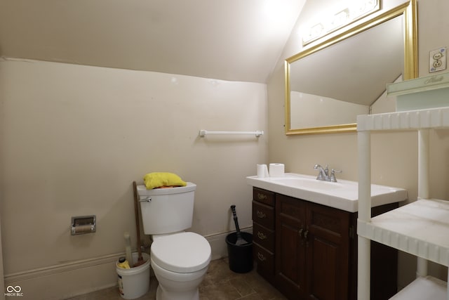633 N E St, Greenfield, IN 46140 - bathroom featuring vaulted ceiling and vanity