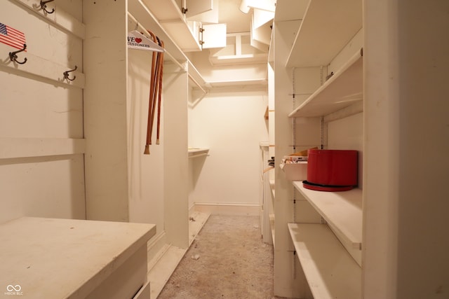 633 N E St, Greenfield, IN 46140 - view of spacious closet