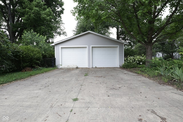 633 N E St, Greenfield, IN 46140 - view of detached garage