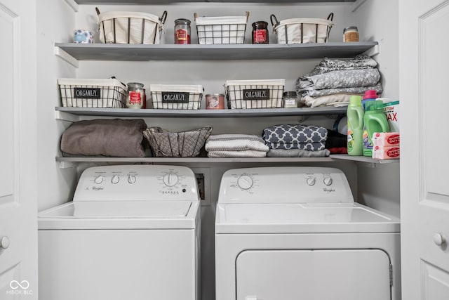 6429 Walnut Way, Brownsburg, IN 46112 - laundry area featuring washer and clothes dryer