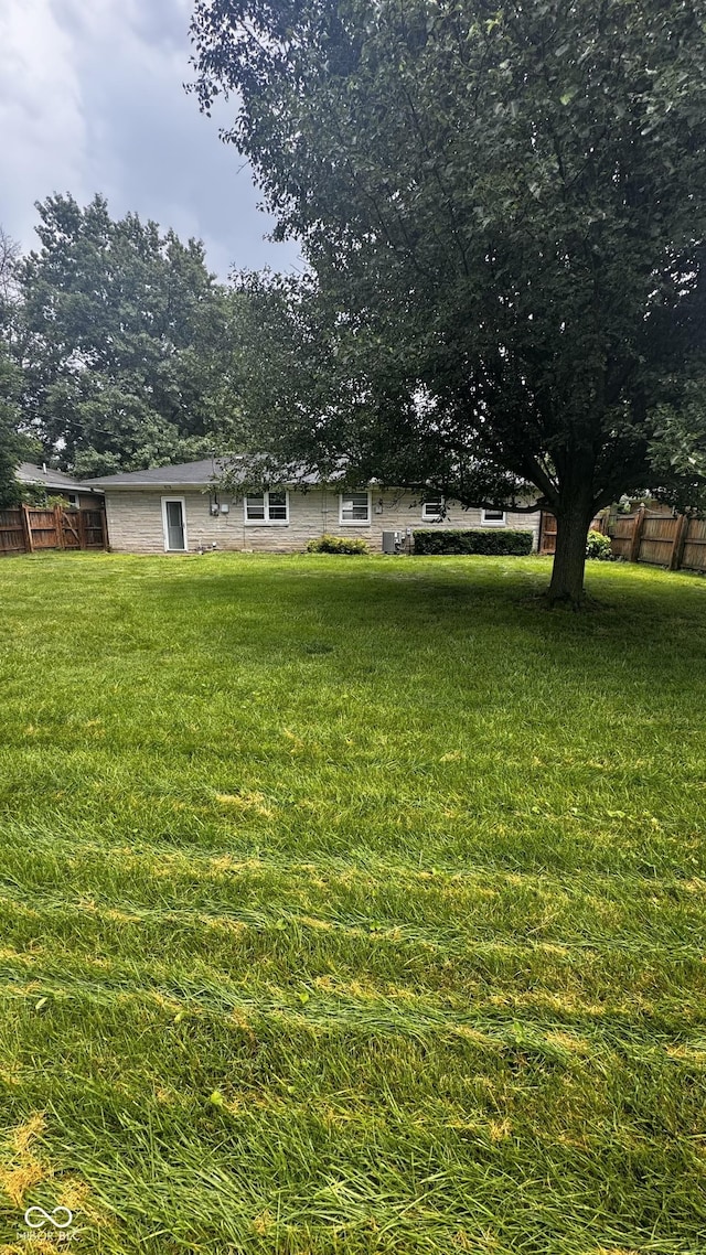 336 Brookside Ln, Plainfield, IN 46168 - view of yard