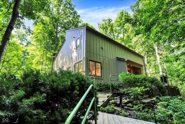 944 Briar Patch Ln, Greenwood, IN 46142 - back of property with board and batten siding