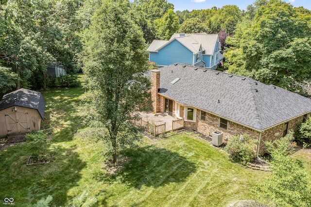 8439 Goldfinch Cir, Indianapolis, IN 46256 - aerial view of property and surrounding area featuring a forest