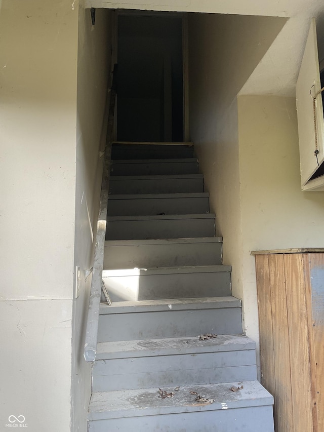 1367 Mulberry St, Noblesville, IN 46060 - view of stairway