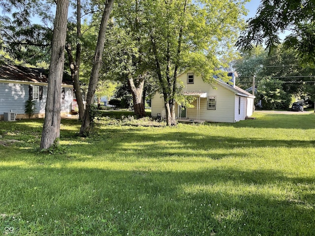 1367 Mulberry St, Noblesville, IN 46060 - view of green lawn