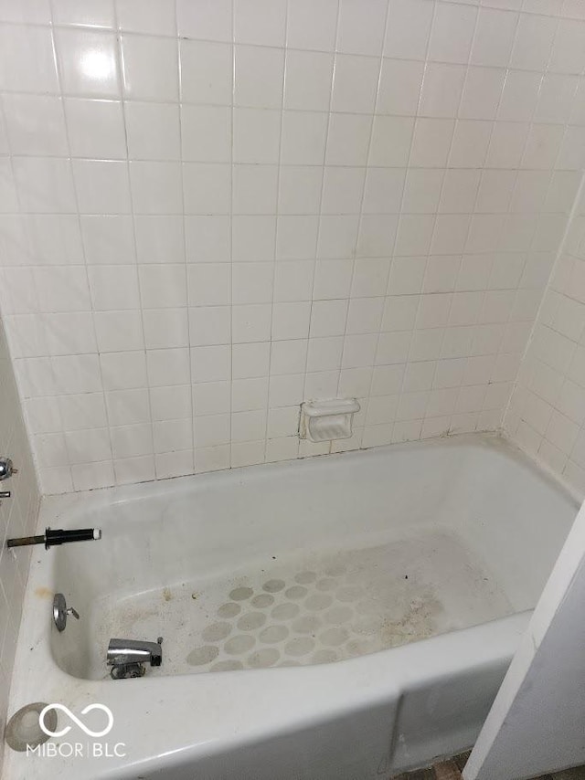 4235 Foxglove Trce, Indianapolis, IN 46237 - full bathroom with a bathtub