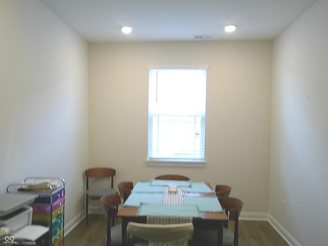 8804 Faulkner Dr, Indianapolis, IN 46239 - dining room featuring wood finished floors and recessed lighting