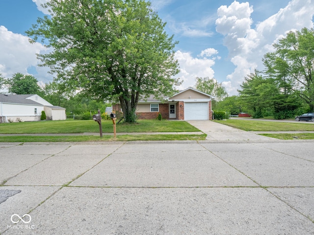 7645 Inverness Dr, Indianapolis, IN 46237 - photo 1
