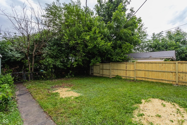 1710 N Irvington Ave, Indianapolis, IN 46218 - view of yard