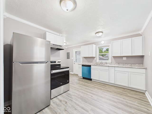 602 W 34th St, Anderson, IN 46013 - kitchen with appliances with stainless steel finishes, custom exhaust hood, crown molding, light wood finished floors, and white cabinets