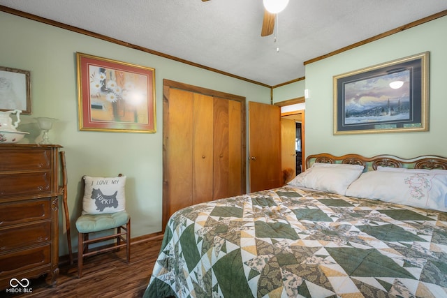 3370 E State Road 160, Salem, IN 47167 - bedroom with wood finished floors, crown molding, a closet, a textured ceiling, and a ceiling fan