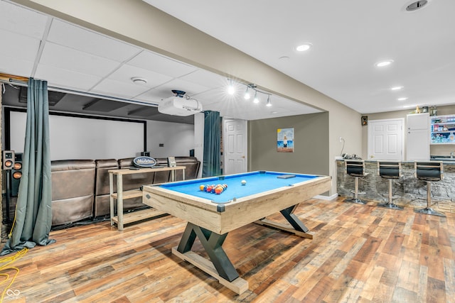 6374 Timberbluff Cir, Avon, IN 46123 - game room featuring bar with sink, wood-type flooring, recessed lighting, and billiards