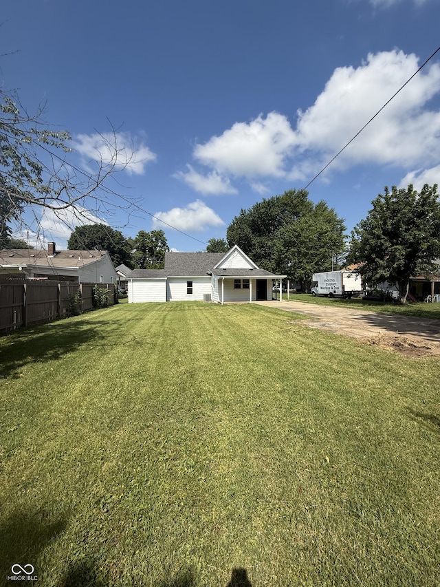 131 S Beatty St, Columbus, IN 47201 - view of yard with dirt driveway