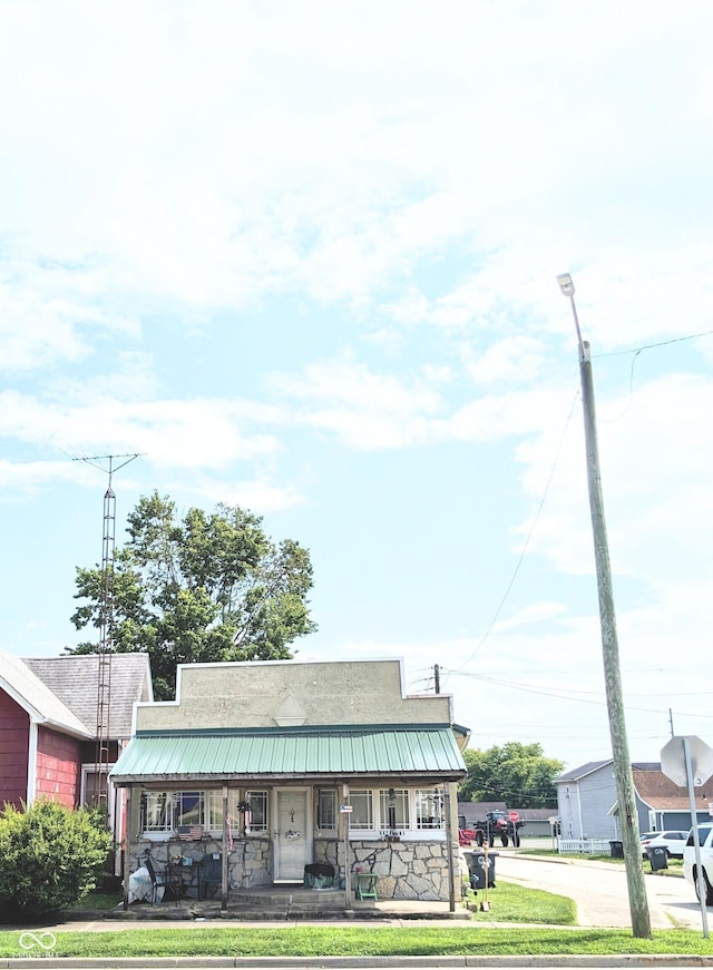 447 W 2nd St, Rushville, IN 46173 - photo 1