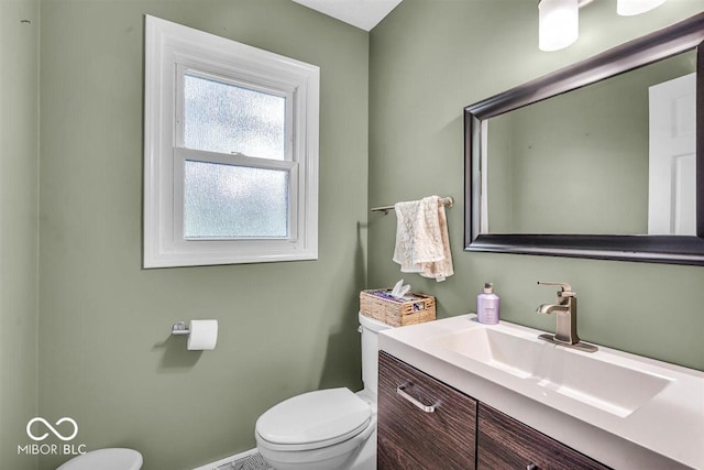 7502 Colony Cir, Indianapolis, IN 46260 - bathroom with toilet and vanity