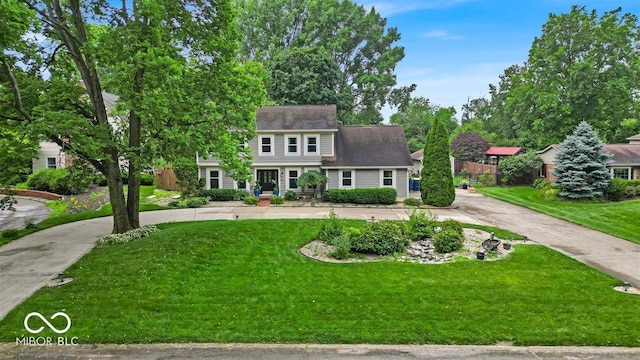 7502 Colony Cir, Indianapolis, IN 46260 - view of front of property featuring curved driveway
