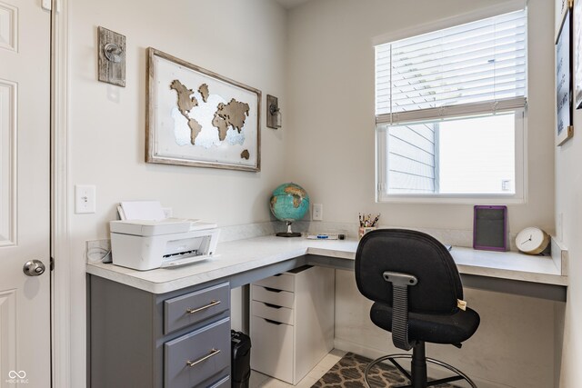 6902 Diamondleaf Way, Brownsburg, IN 46112 - home office featuring built in study area