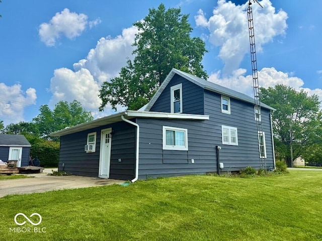 1076 N Old Highway 27, Winchester, IN 47394 - back of house with a yard