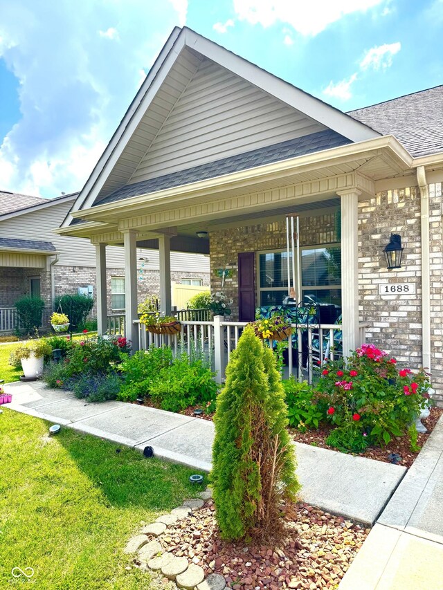 1688 Magnolia Dr, Greenwood, IN 46143 - photo 2