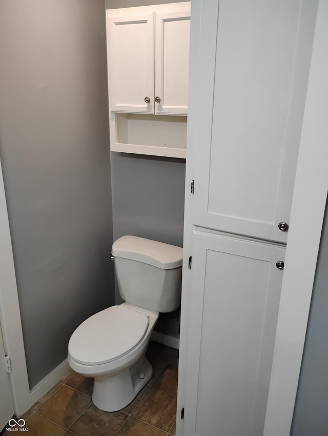94 N Routiers Ave, Indianapolis, IN 46219 - bathroom with baseboards