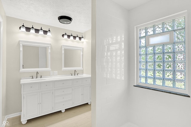 5015 Nowland Ave, Indianapolis, IN 46201 - full bath featuring double vanity