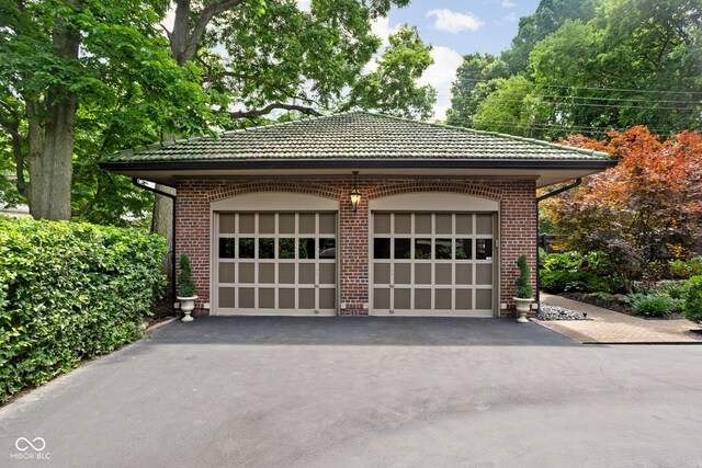 4455 Broadway St, Indianapolis, IN 46205 - view of detached garage