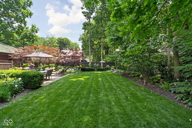 4455 Broadway St, Indianapolis, IN 46205 - view of yard featuring a patio area