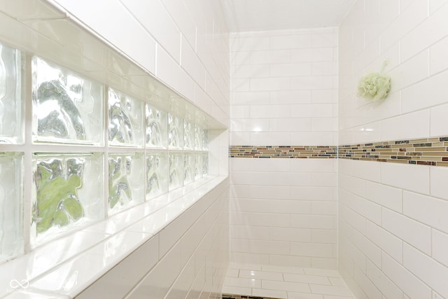 662 Leah Way, Greenwood, IN 46142 - full bathroom with tiled shower