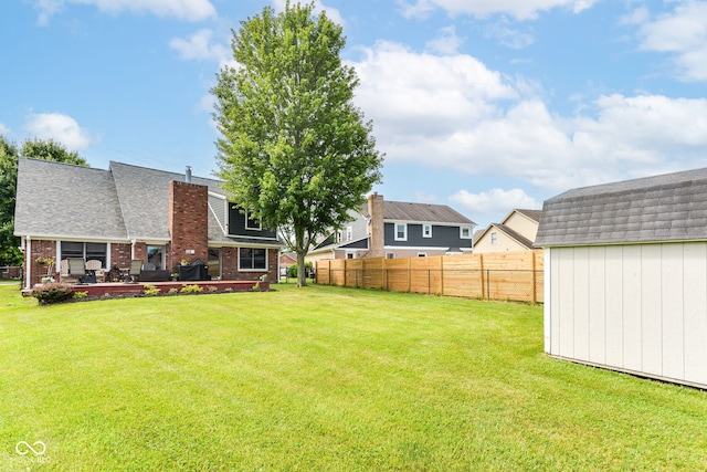 662 Leah Way, Greenwood, IN 46142 - view of yard with a shed