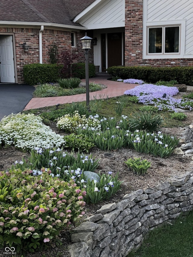 8550 Tidewater Ct, Indianapolis, IN 46236 - entrance to property with brick siding and a shingled roof