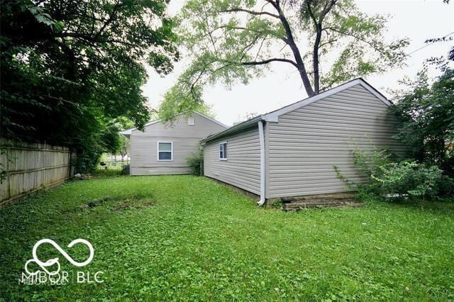 2305 Barnor Dr, Indianapolis, IN 46219 - photo 2