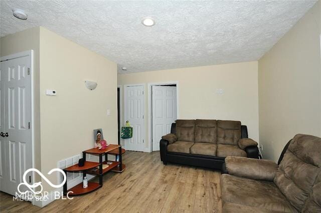 2305 Barnor Dr, Indianapolis, IN 46219 - photo 5