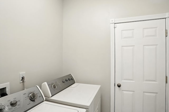 35 Decourcy Ln, Franklin, IN 46131 - laundry area with independent washer and dryer